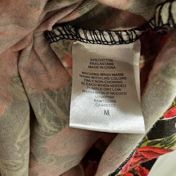 ROSES ALL OVER - Picture 4 of 6